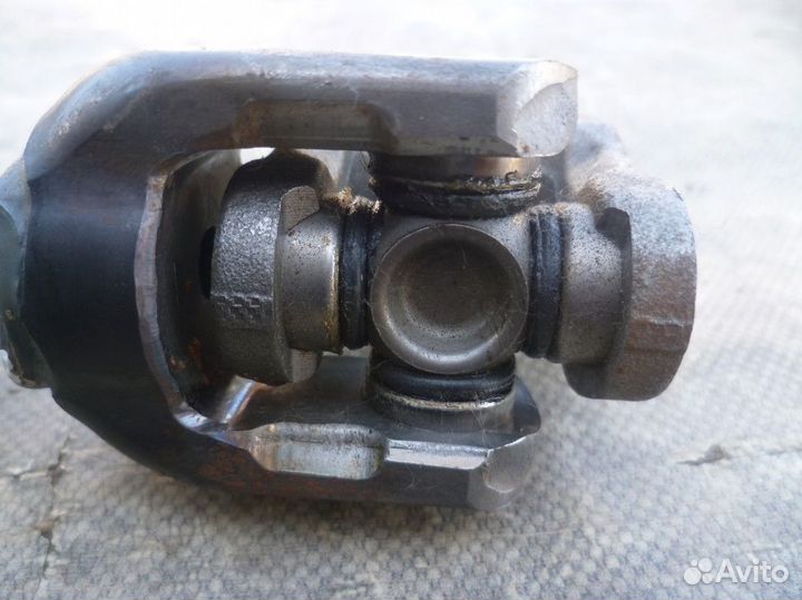 Мазда 3 Кардан рулевой колонки