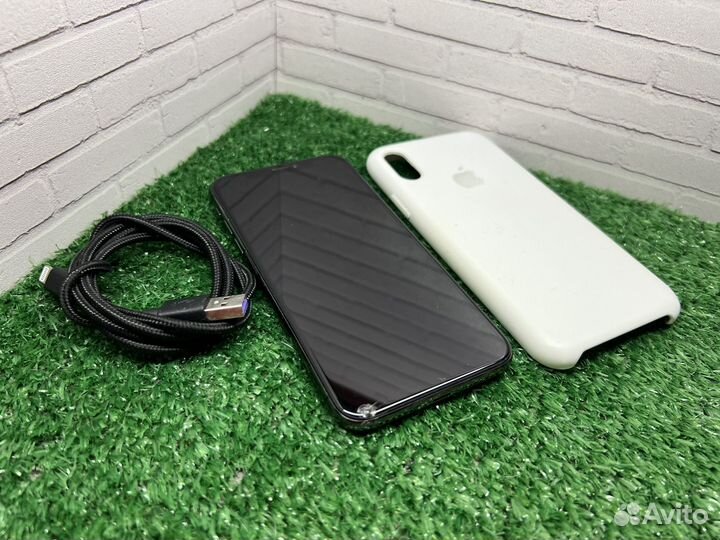 iPhone X, 64 ГБ