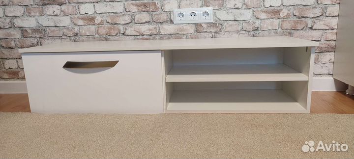 Полка настенная белая (130х40)