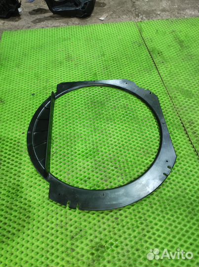 Диффузор вентилятора Skoda Rapid