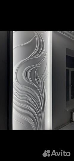 Барельеф на стене