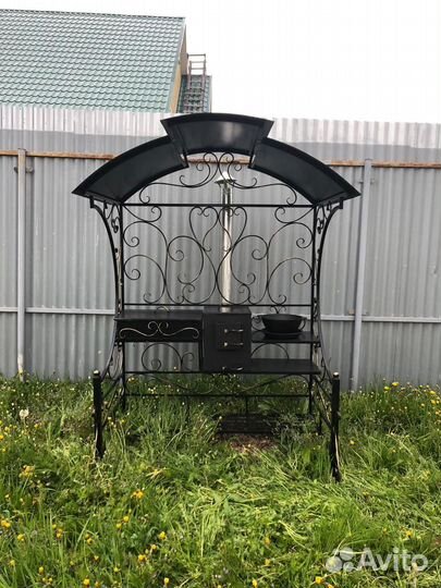Мангал с крышей