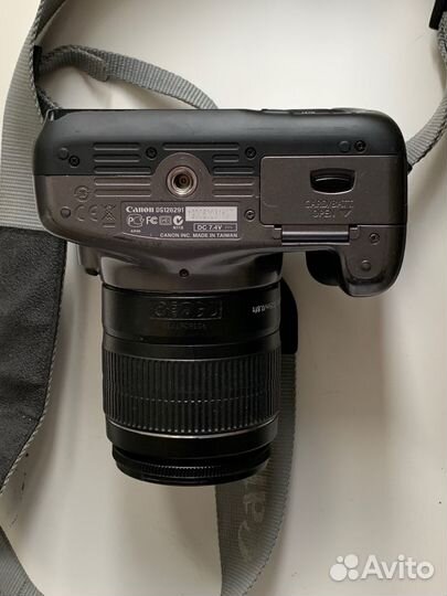 Зеркальный фотоаппарат Canon EOS 1100D