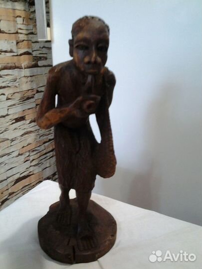 Фигурка деревянная