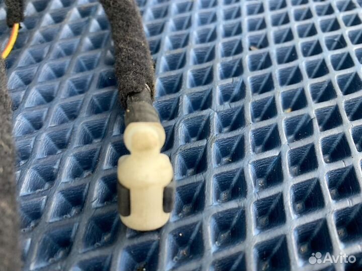 Проводка форсунок омывателя Volkswagen Touareg NF