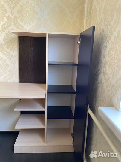 Стлол письменный со шкафом