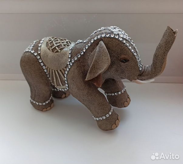 Статуэтка слон