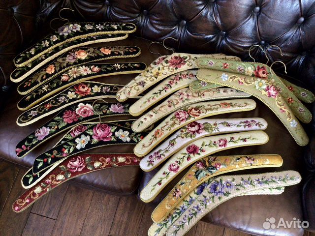 Вышитые винтажные плечики-вешалка Германия