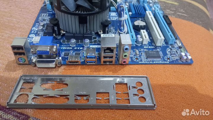 Материнская плата GA-H77M-D3H LGA1155