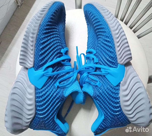 Кроссовки adidas