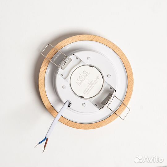 Светильник потолочный встраиваемый