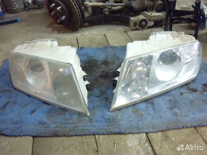 Фара правая на шкода октавия а5 RS ксенон 1z