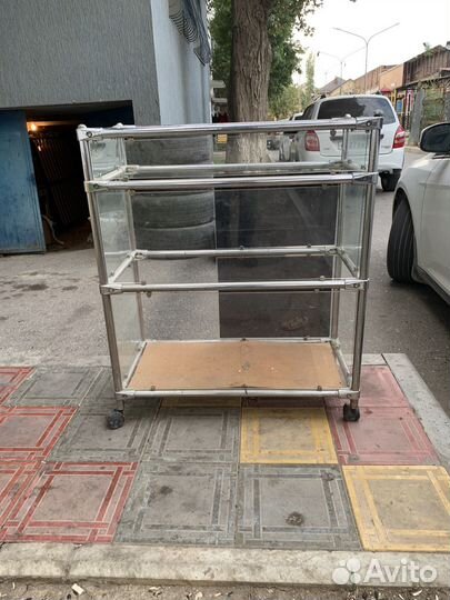 Стеклянная тумба