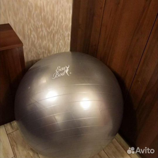 Гимнастический мяч фитбол