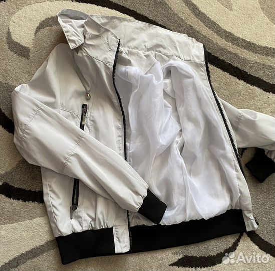 Ветровка женская