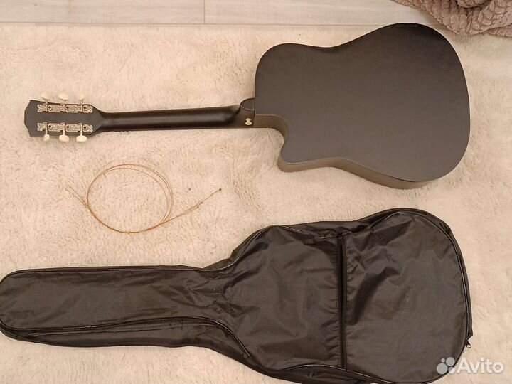 Акустическая гитара