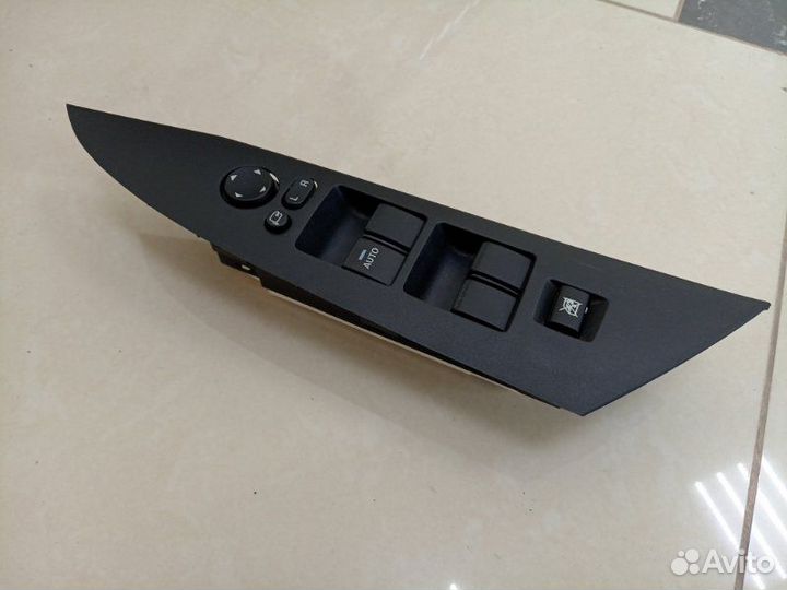 Блок управления стеклоподъемниками Mazda Mazda3 BL