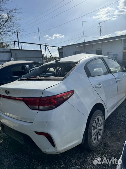 В разборке кио рио 4