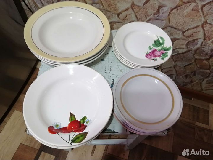 Тарелка и стаканы для дачи