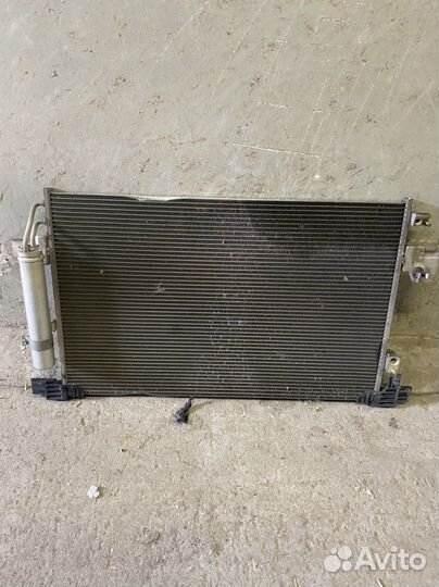 Радиатор кондиционера Mitsubishi Outlander XL