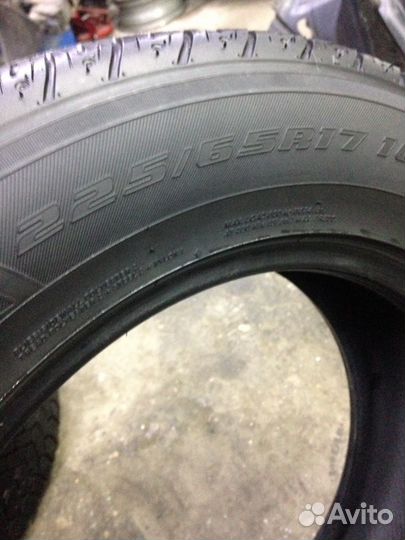 Yokohama Parada Spec-X 215/65 R17