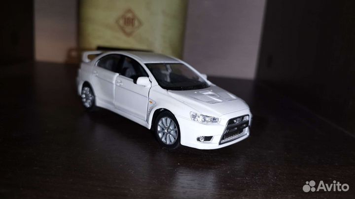 Mitsubishi lancer evolution 10 kinsmart