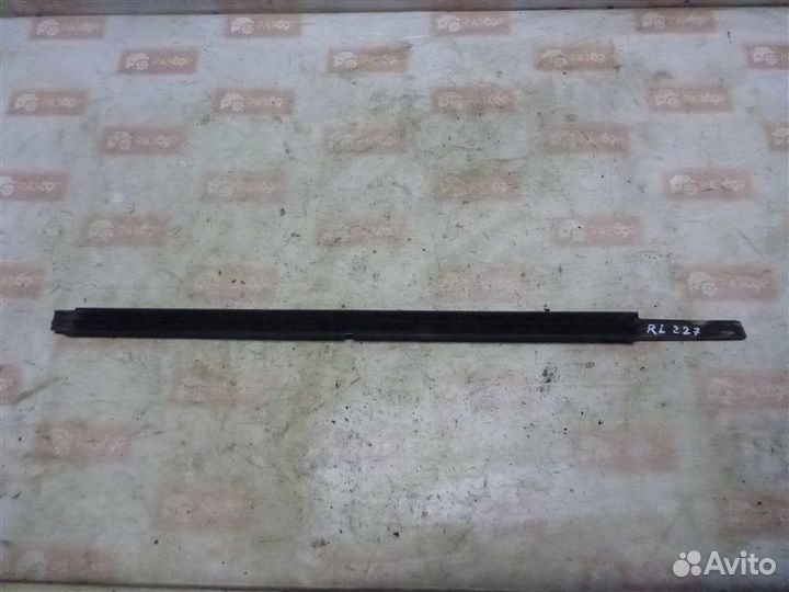 Уплотнитель стекла двери бархотка задний левый