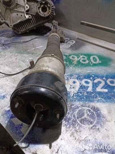 Пневмостойка задняя левая Mercedes-Benz S-Class