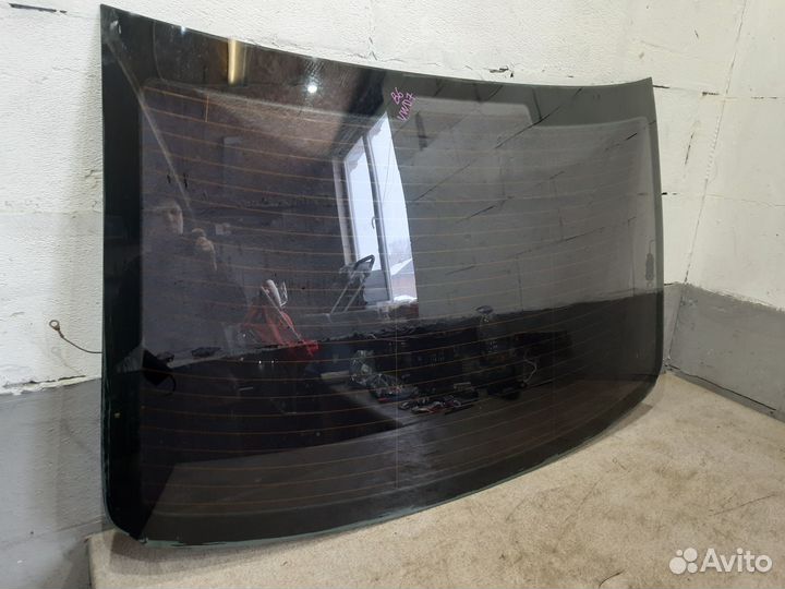 Стекло заднее седан Volkswagen Passat B6