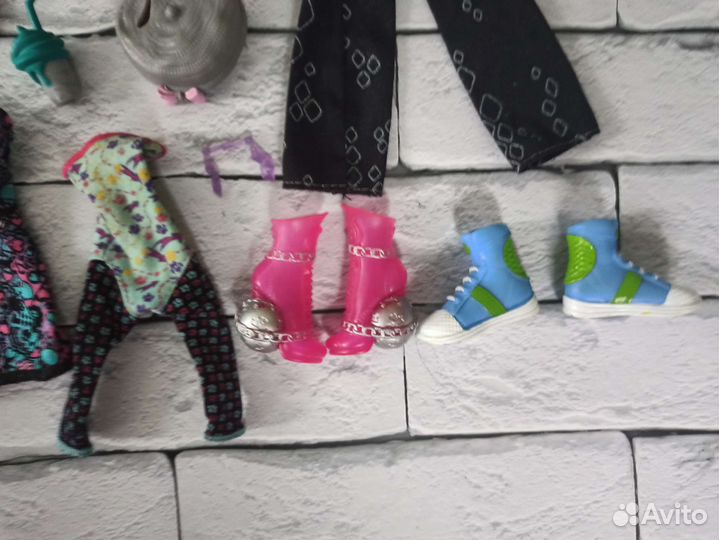 Одежда и аксессуары для Монстер Хай и Барби