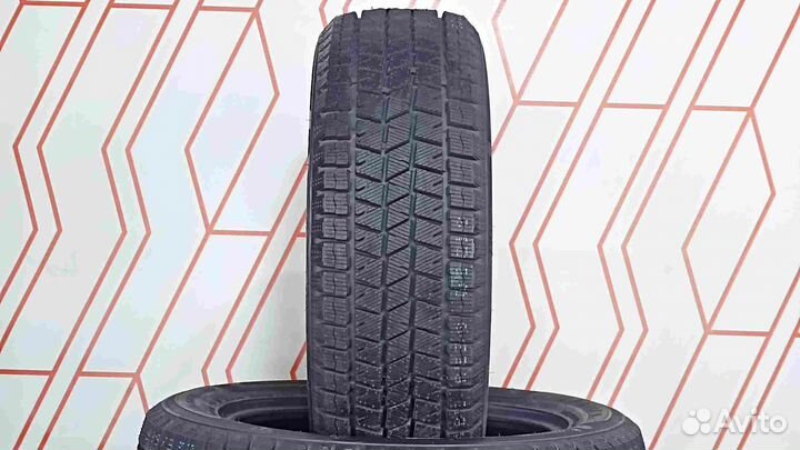 Sailun Ice Blazer Arctic SUV 215/55 R18 99H