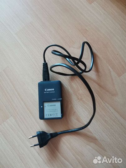 Зарядное с батарейкой Canon