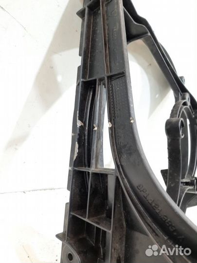 Диффузор вентилятора левый Porsche Cayman 982