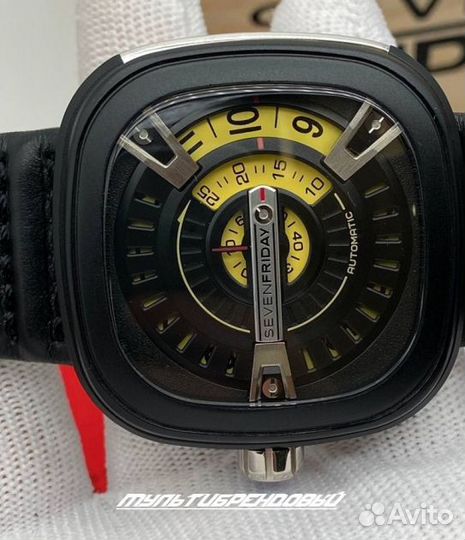 Мужские часы sevenfriday