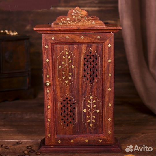 Ключница настенная Знаки судьбы дерево Индия