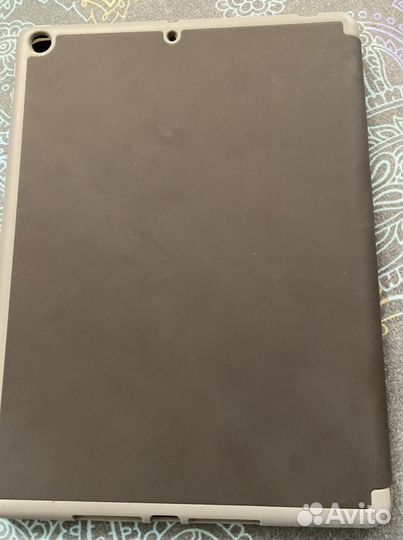 Чехол на iPad