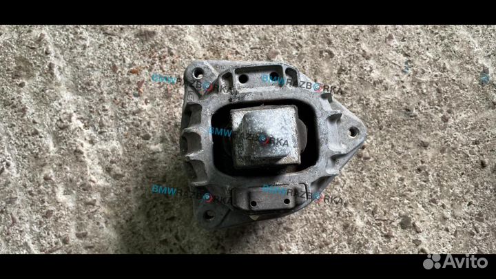 Подушка крепления двигателя левая BMW 5 6777371