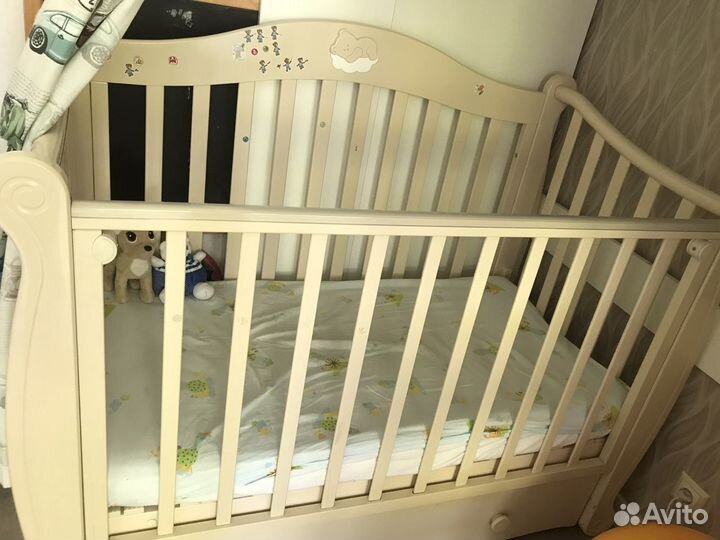 Детская кроватка с маятником Красная звезд