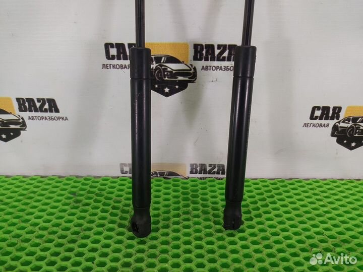 Амортизатор капота Volvo XC60