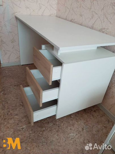 Письменный стол