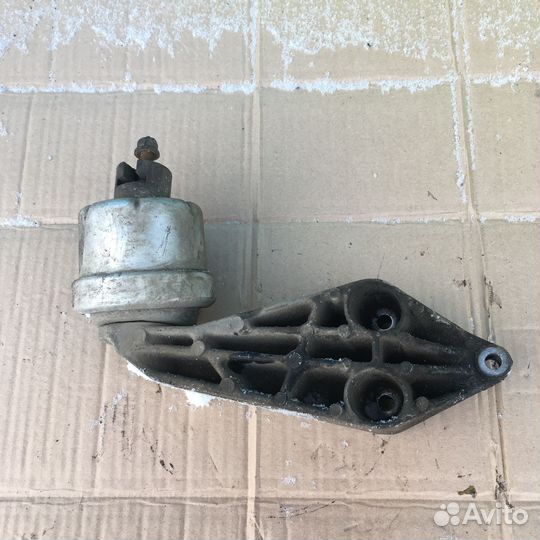 Кронштейн двигателя Opel Vectra B