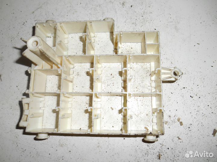 Блок предохранителей 4230082 сааб 9-5 saab 9.5