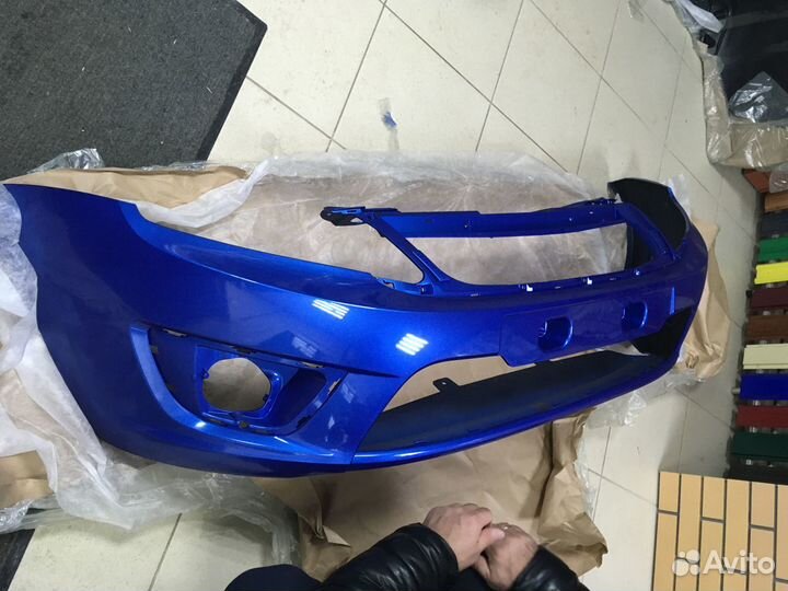 Бампер Гранта с 2014г цвет 418 голубая планета