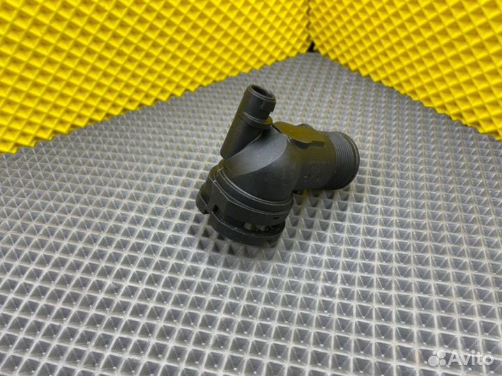 Фланец системы охлаждения Kia Carnival KA 4 G6DU