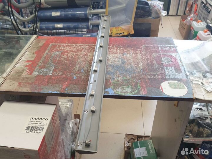 Декоративная накладка передн L Kia Carnival 99-05