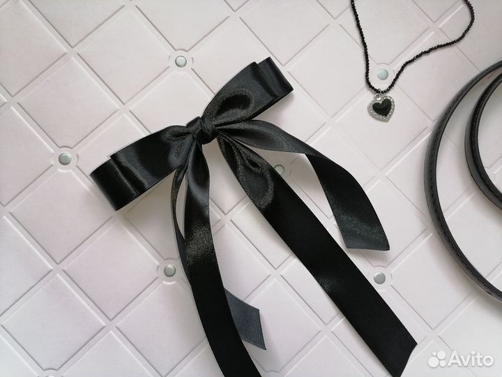 Бант атласный на заколке