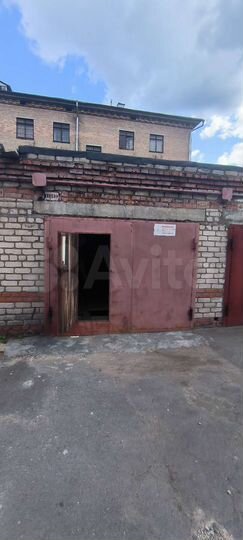 Гараж, > 30 м²