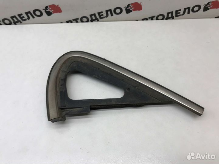 Уголок зеркала левый Nissan Maxima A33 2000 г.в