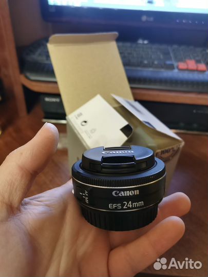 Объектив Canon ef-s 24мм