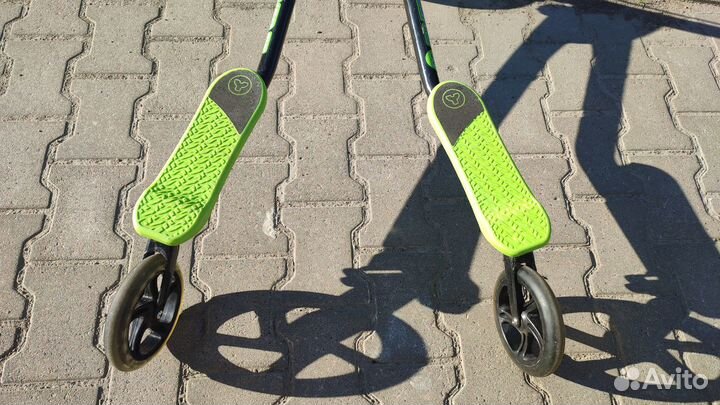 Самокат инерционный Fliker F5 трёхколёсный зелёный